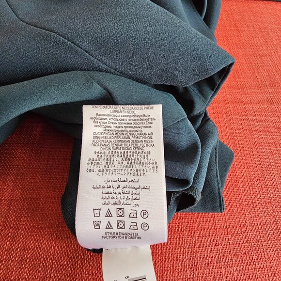 BCBGMAXAZRIA - Eve Asymetrical Jumpsuit in size XS - Picture 8 of 9